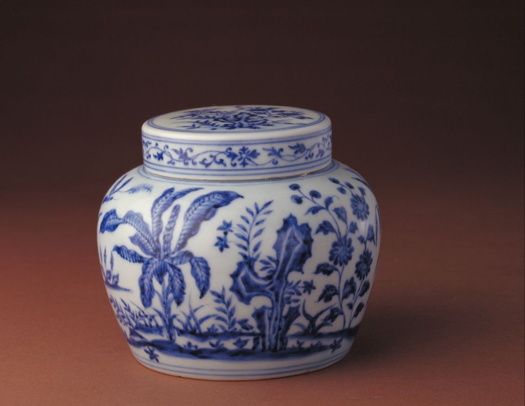 图片[1]-Blue and white pot with stone and flower patterns-China Archive